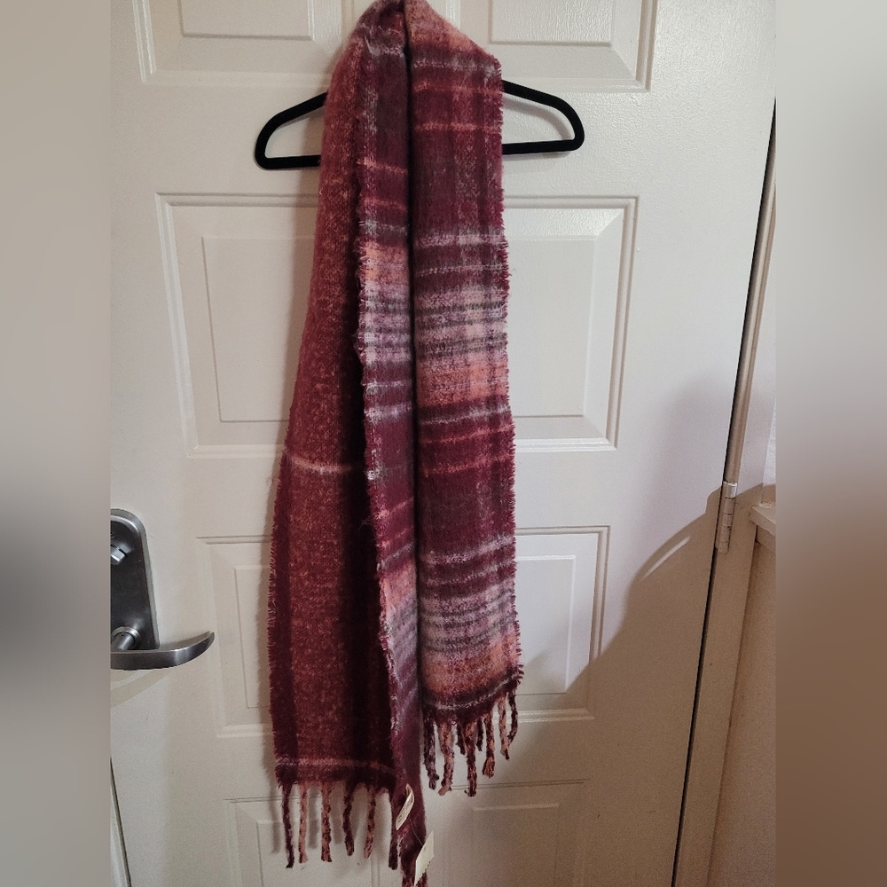 NWT Ana‎ Scarf OS